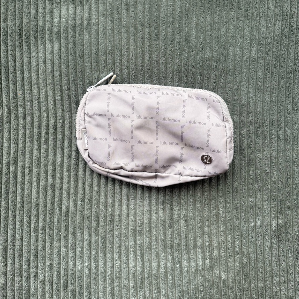 Lululemon Everyday Belt Bag limited edition print 1L